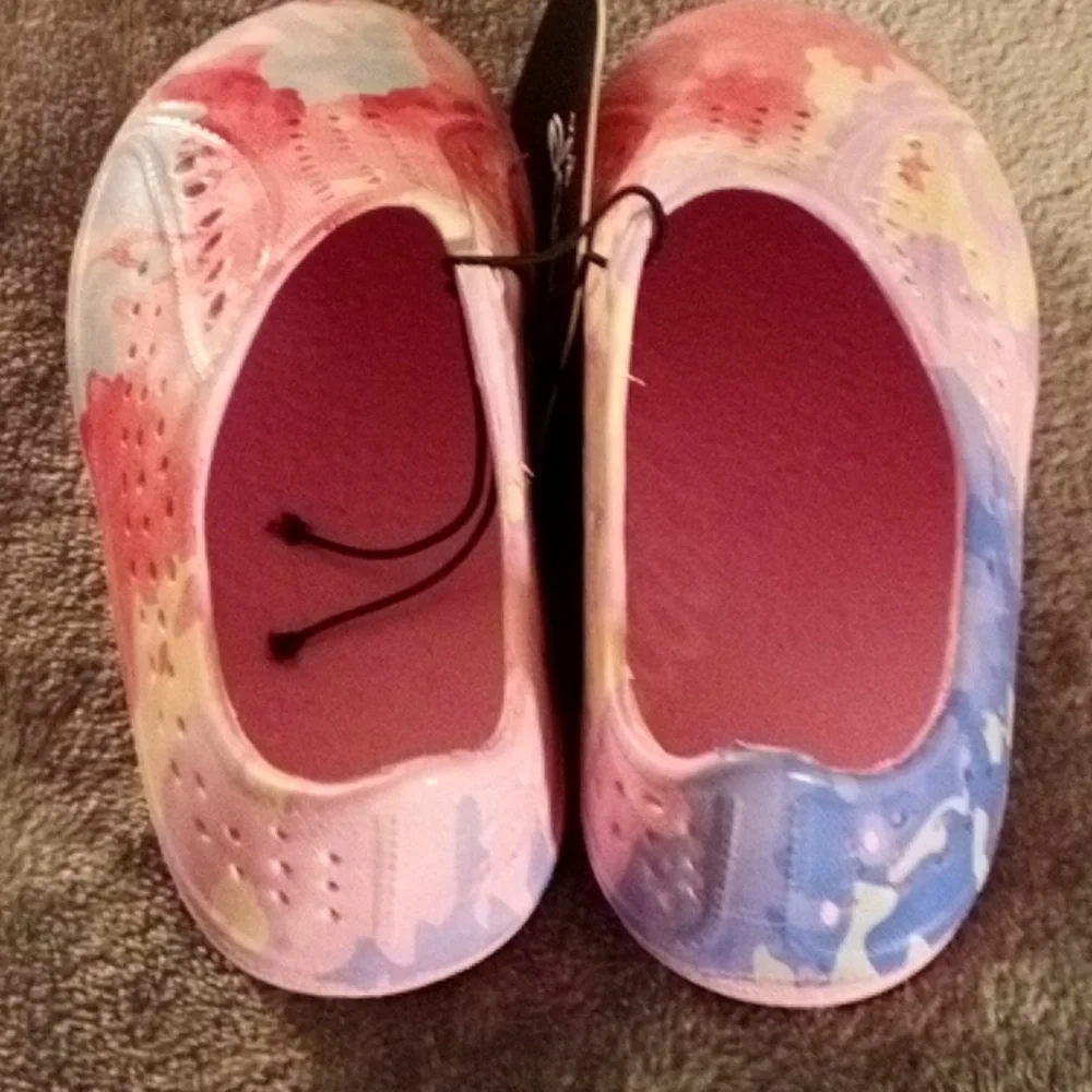 NEW BEBE SLIP ON SHOES GIRLS SIZE 5/6